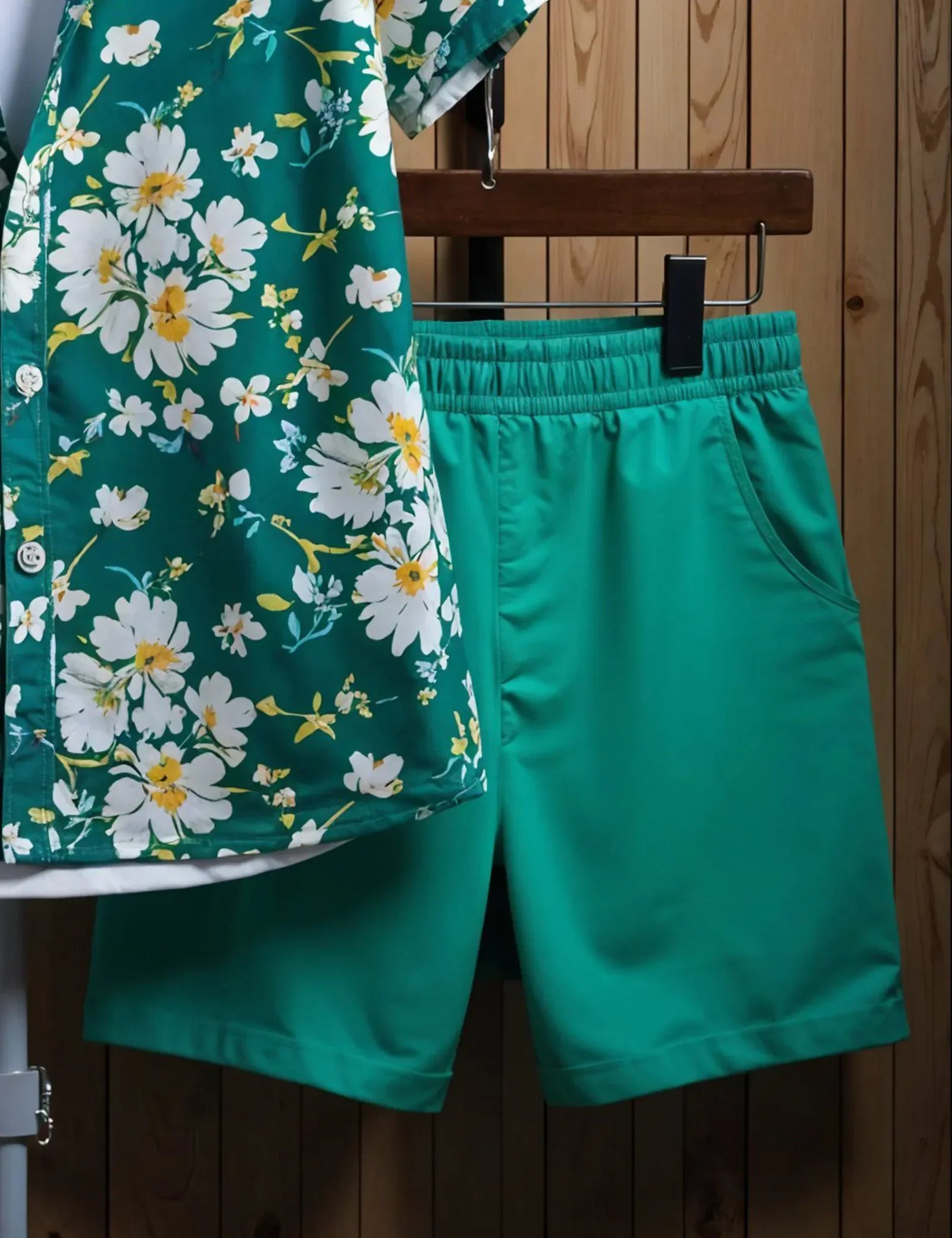 Men's Tropical Green Floral Shirt & Shorts Set ? Bold Summer Beachwear 2-Piece Outfit